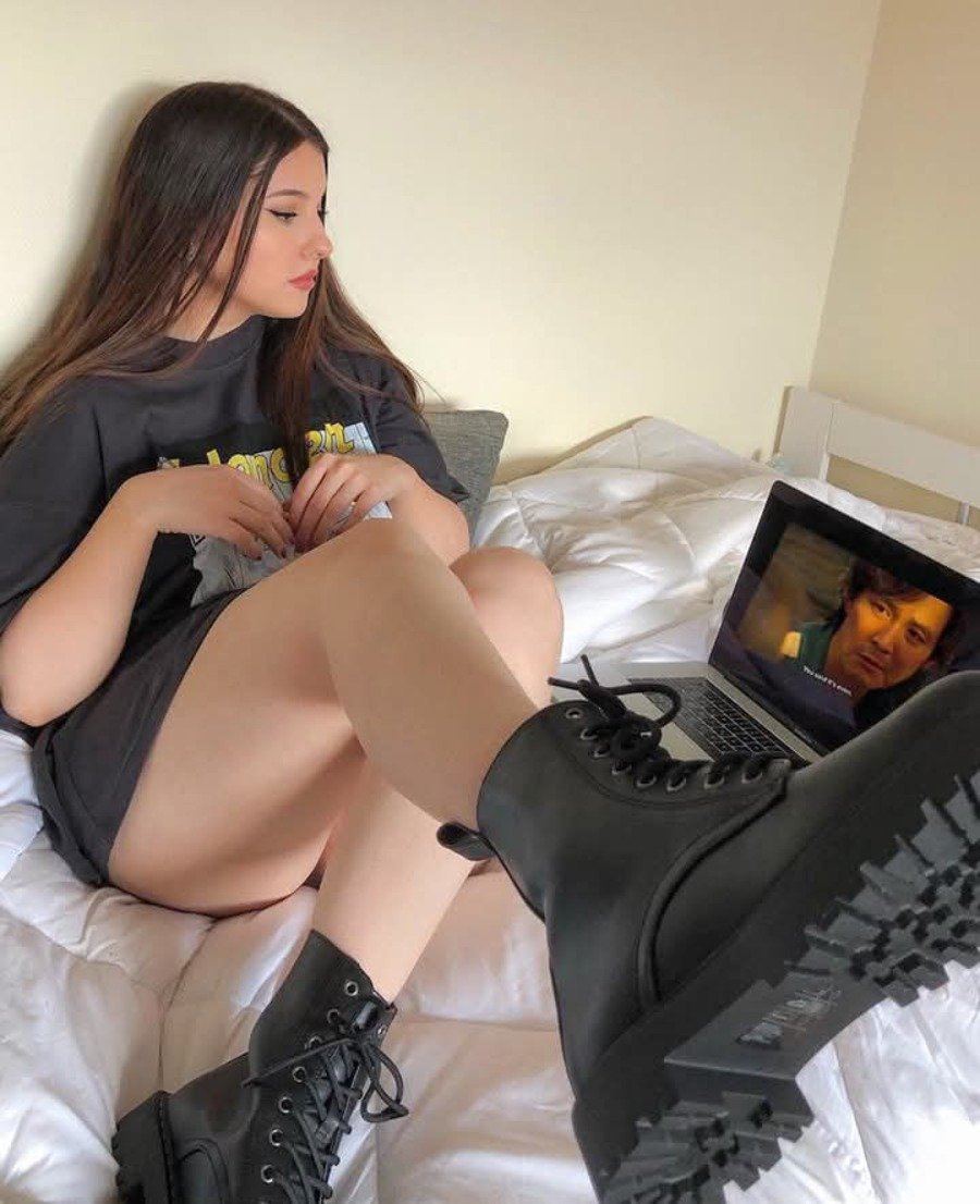 Lara – Live Latina Cam Model | Private HD Chat Online